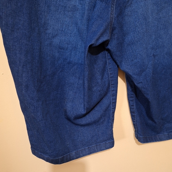 Gloria Vanderbilt Belted Denim Skimmer Shorts - Picture 4 of 6